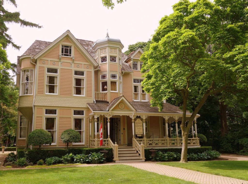 The Pink House - Helen