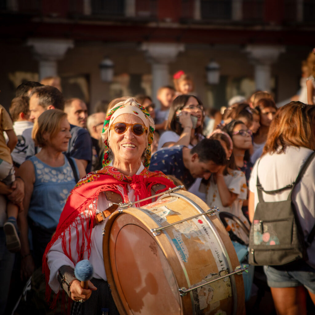 HAPPY-DRUMMER-AT-VALLADOLID_Wendy-Kerr