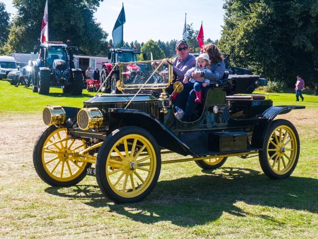 FORD-MODEL-T_Larry-Coleman