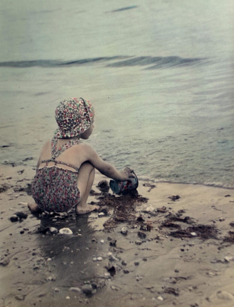 BEACH-FASHION_Cyril-Mullins