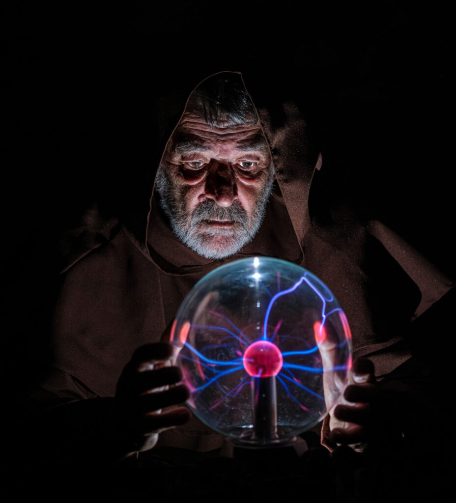 THE-PROFESSOR_Duncan-Gray