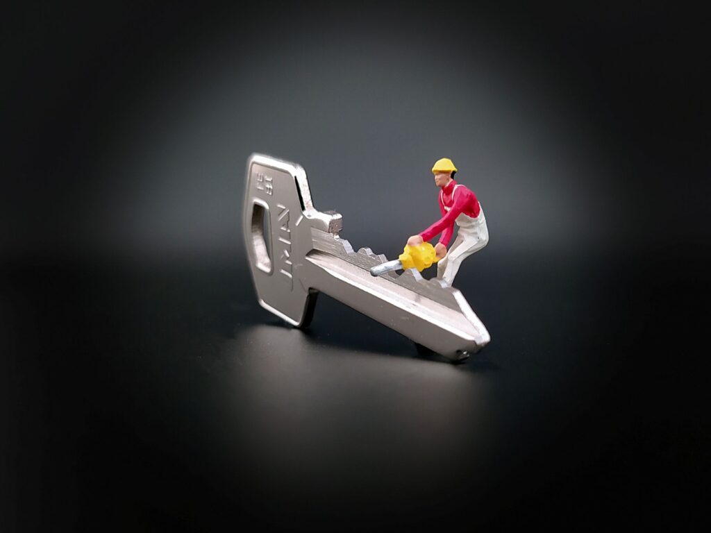 KEY WORKER_Richard Holmes