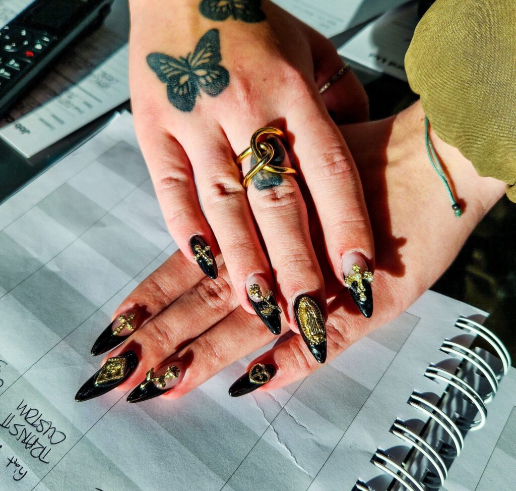 NAIL OVERLOAD_Lee Mullins