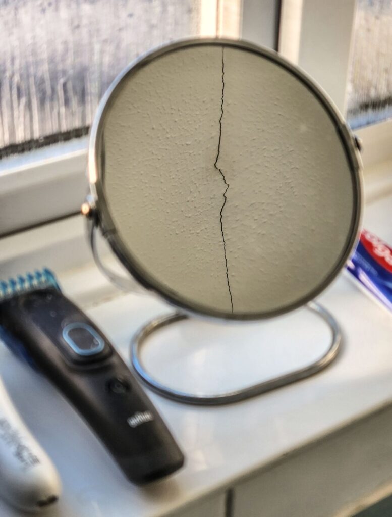 SEVEN YEARS BAD LUCK_Lee Mullins