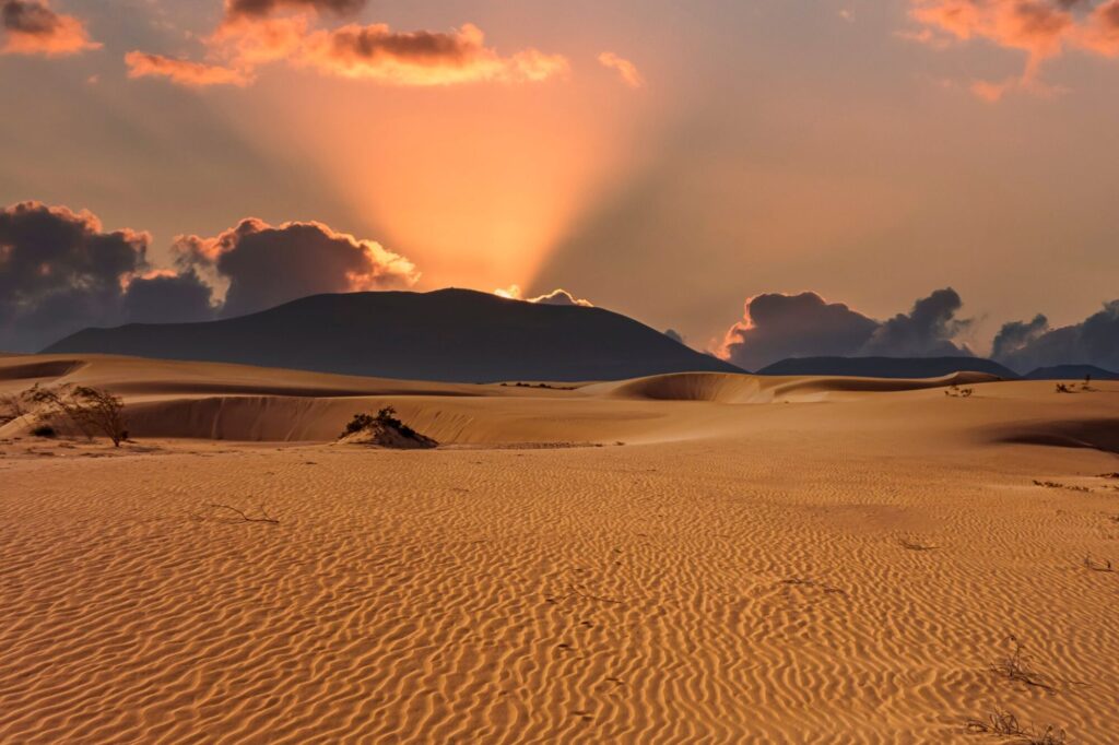 FUNNEL OF LIGHT_Alan Hillman