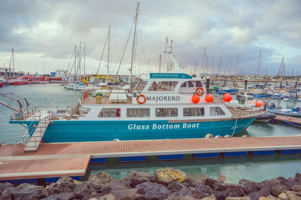 GLASS BOTTOM BOAT_Keith Dawson
