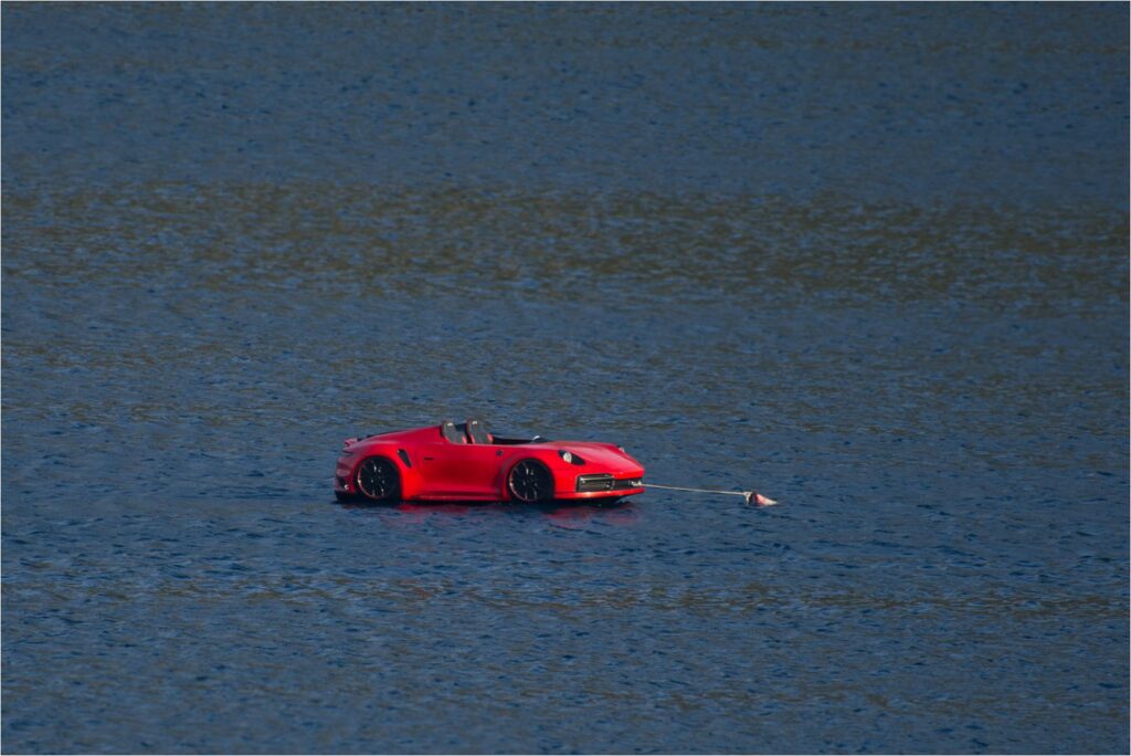 PORSCHE ON WATER_Keith Vincent