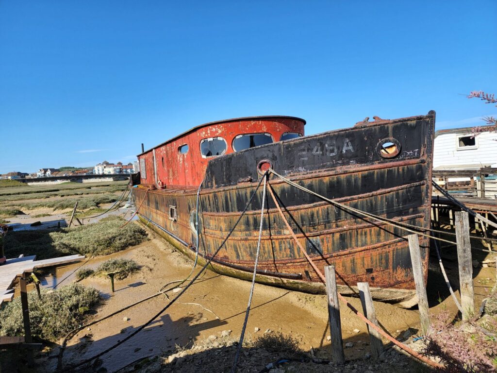 A ROPEY BOAT_Alan Hillman