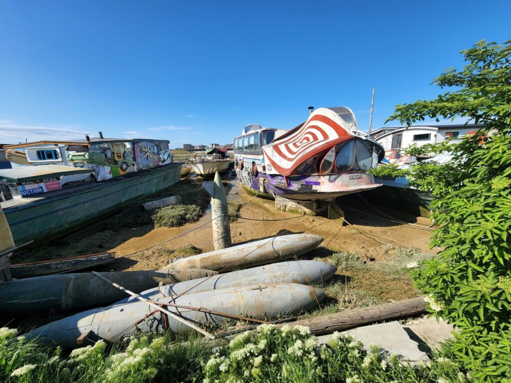 BOATING CAN BE DANGEROUS_Alan Hillman