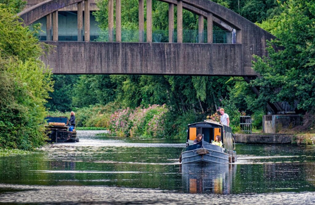 ON THE CANAL_Duncan Gray