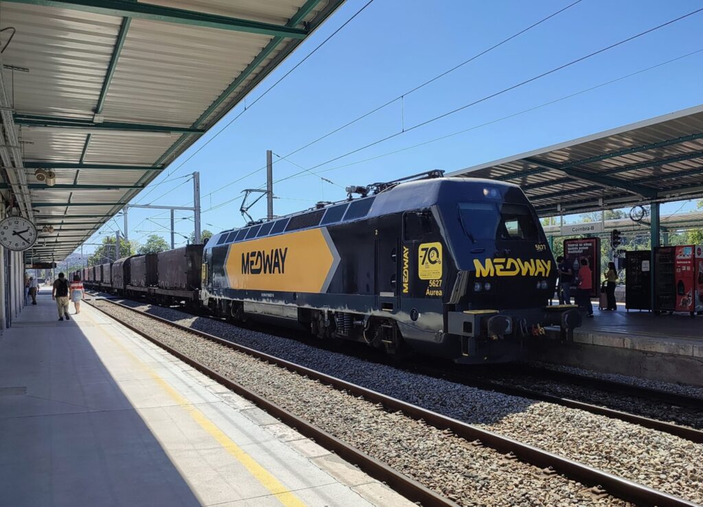 COIMBRO STATION_Helen Hillman