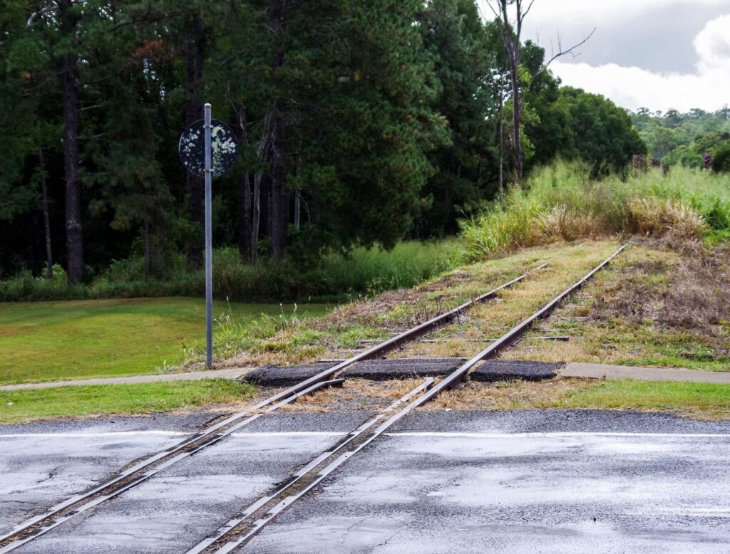 END OF THE LINE_Lee Mullins