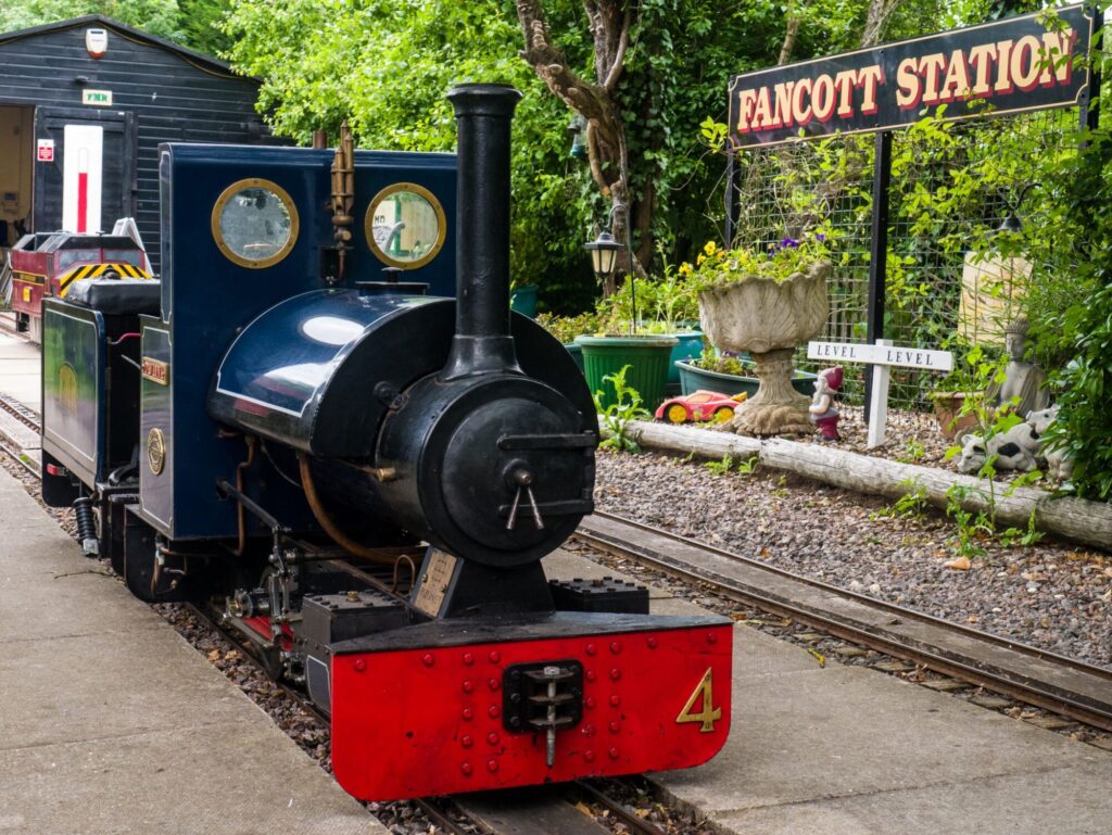 FANCOTT MINIATURE RAILWAY_Larry Coleman